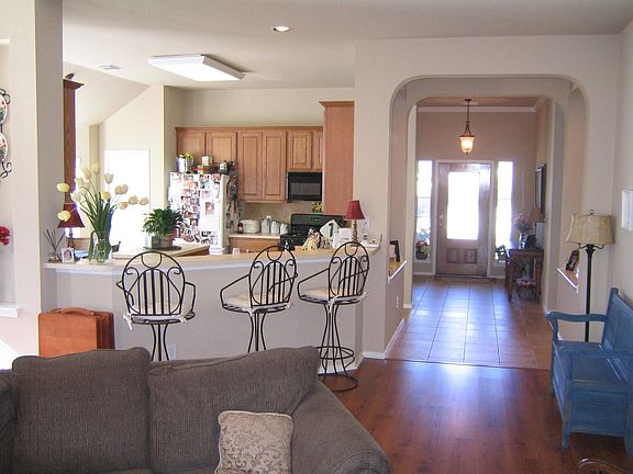 3rd image of 204 Water Oak Dr