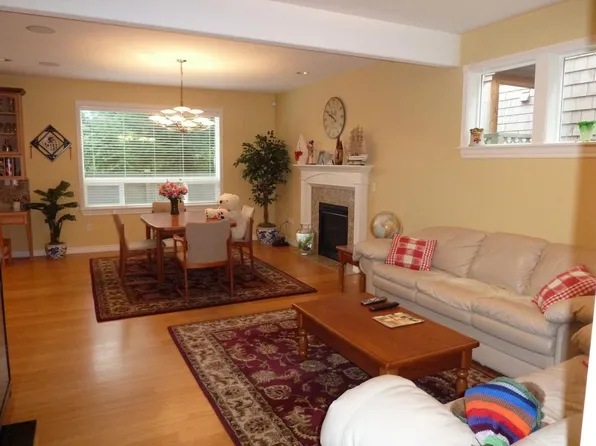12428 100th Ave NE, Kirkland, WA 98034