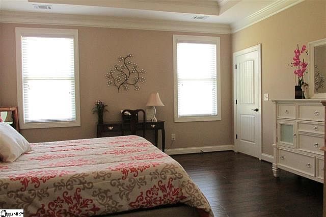 1st image of 109 Belle Oaks Dr