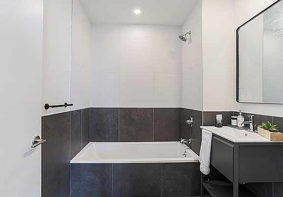 4th image of 409 E 28th St #2D