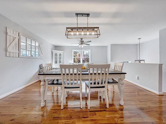 5th image of 176 Lakehaven Pl