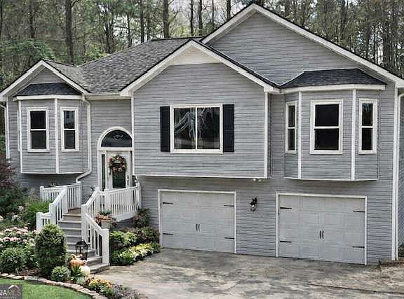 4th image of 195 Amber Trce