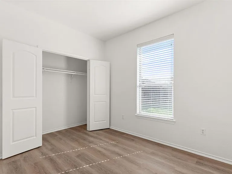 586 Creekside Cir #586 — Photo 5