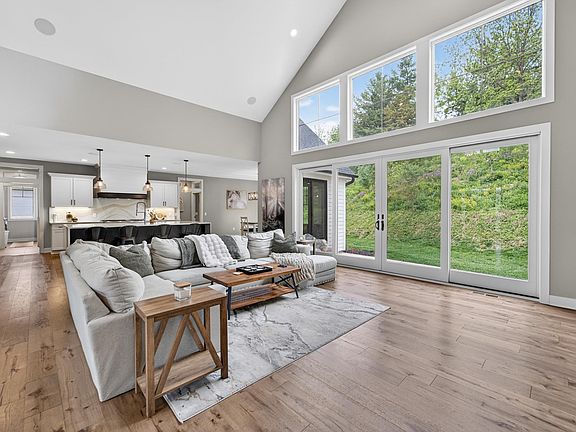 5th image of 2412 Kilarney Way