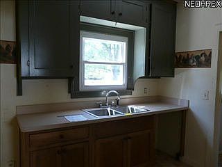 3rd image of 284 Marseilles Ave