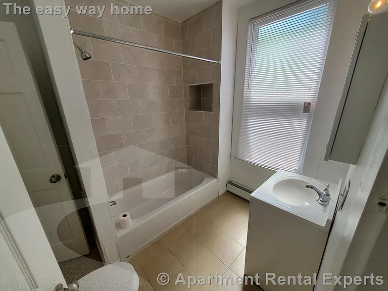 223 Broadway — Photo 5