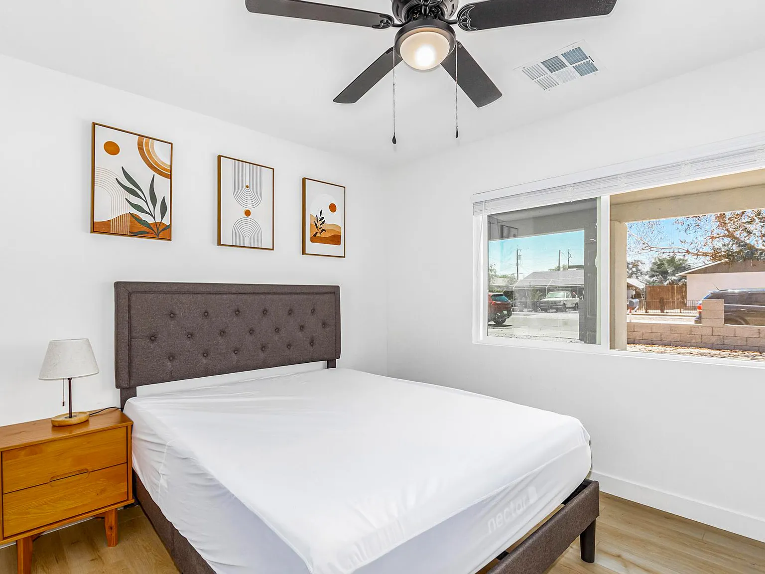 4 bed, 2.0 bath, 842 sqft, $905 — Photo 1