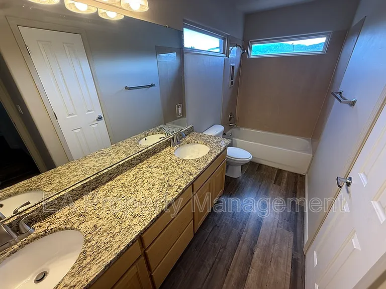 927 Tieran Ct NE — Photo 20