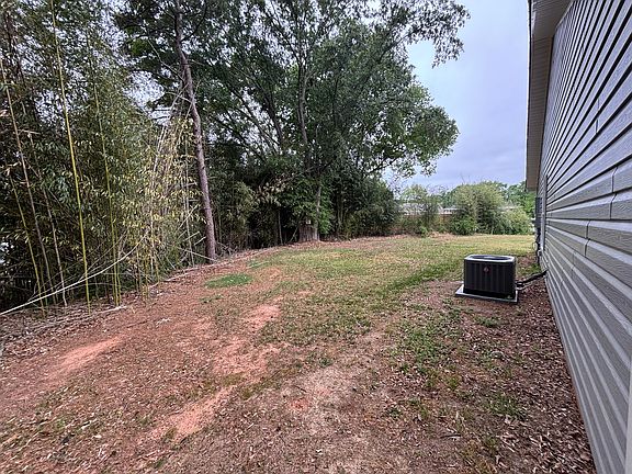 4th image of 204 Pequeno Ct