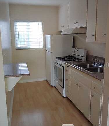 5th image of 1520 W Carson St Studio 230