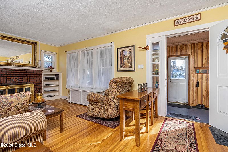 2nd image of 1105 S Country Club Drive