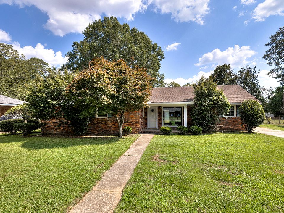 1st image of 210 Lesesne Dr