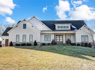 2445 Presley Ct, Lebanon, OH 45036