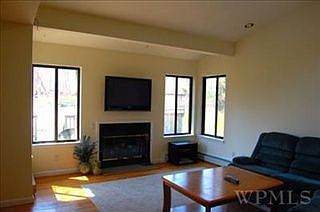4th image of 97 Wood St