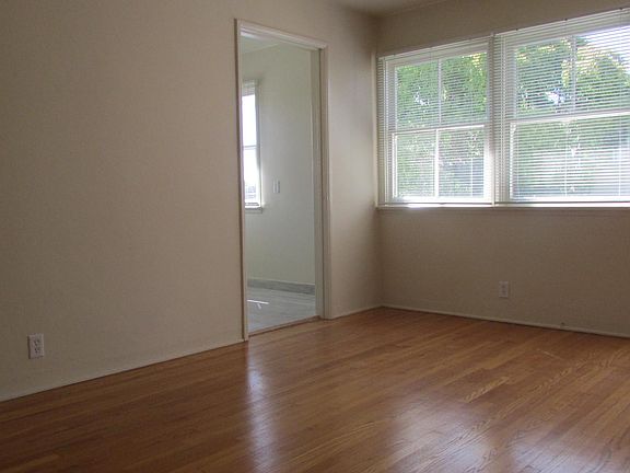 4th image of 3907 E 10th St #F
