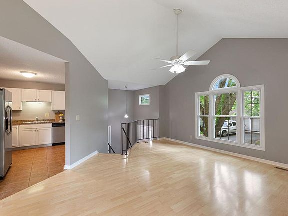 3rd image of 13973 Wellington Dr