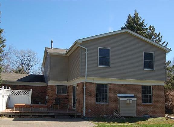 4th image of 15629 Hubbard St