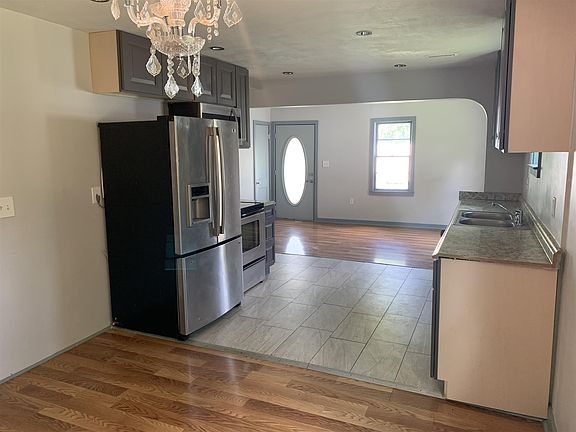 2nd image of 331 Kenslo Ave
