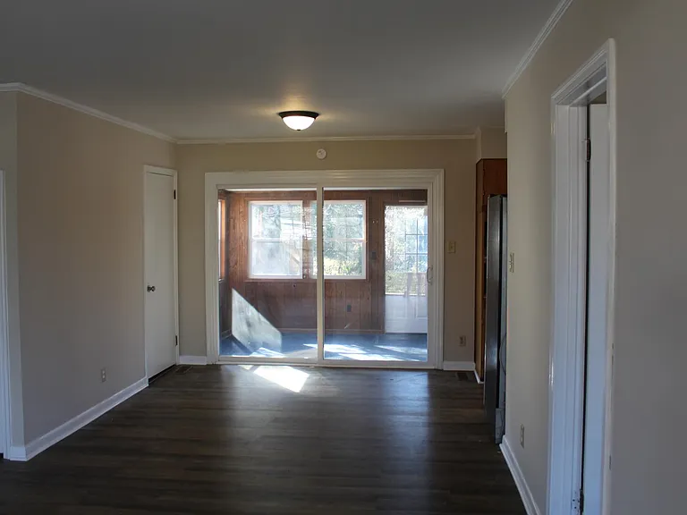204 Florida Ave — Photo 5