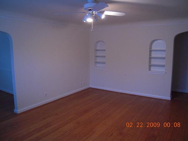 2nd image of 2972 Linwood Ave