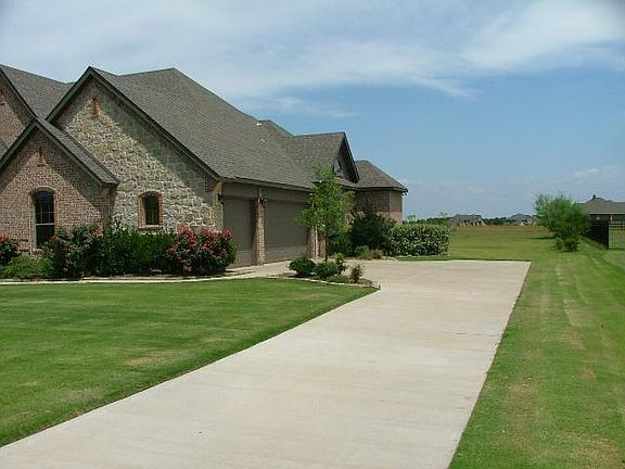 4th image of 1033 Deerfield Dr