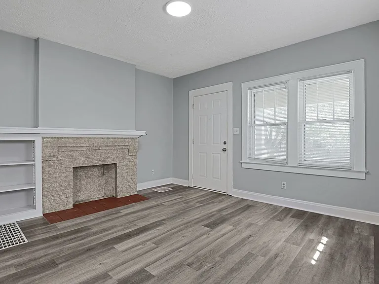 41-43 N Huron Ave — Photo 9