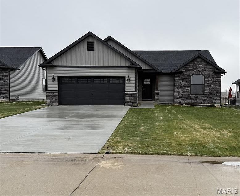 1st image of 916 Brianna Ct