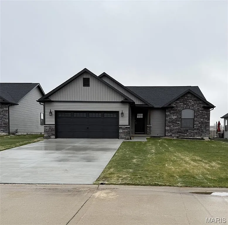 916 Brianna Ct photo 1