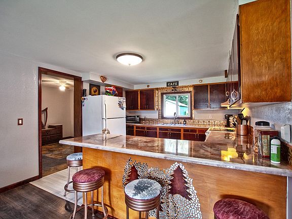 3rd image of 29585 County Road 18