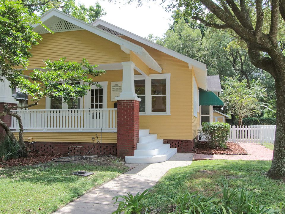 1st image of 403 E Idlewild Ave