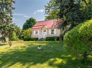 909 Beach Rd, Cheektowaga, NY 14225