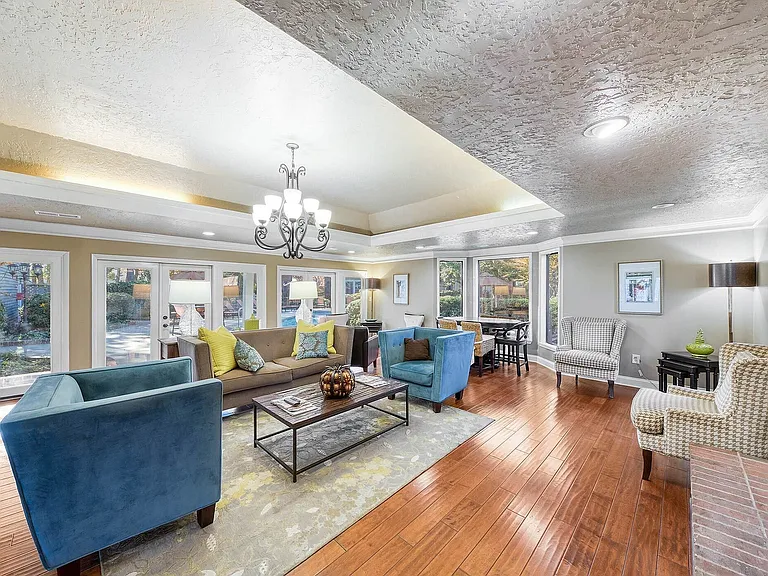 Leasing Office