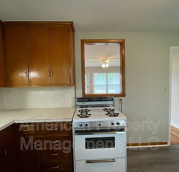 523 E Duncan St — Photo 10