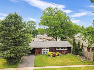 57 Yellowood Dr, Levittown, PA 19057