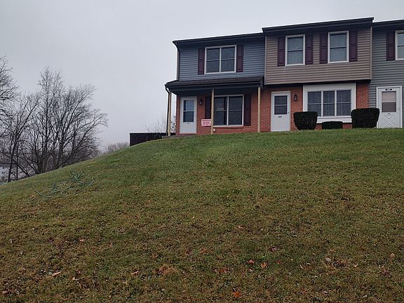 2nd image of 599 Appleview Ln