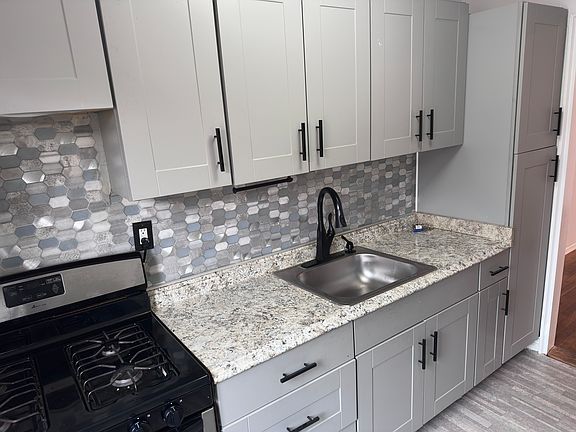 5th image of 126 Franklin Ave APT 4E