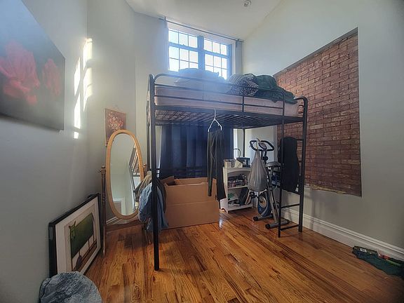 4th image of 1043 Jefferson Ave #5