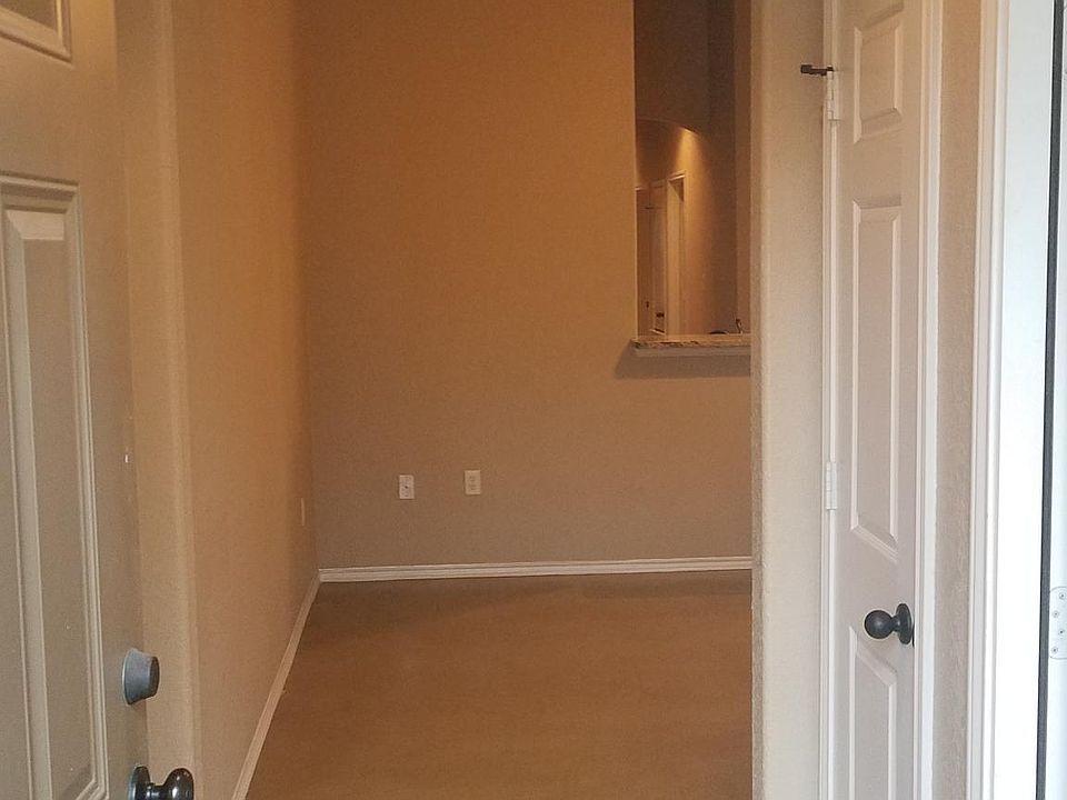 1st image of 1092 Carolyn Cv