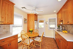 3rd image of 48 N Bayles Ave