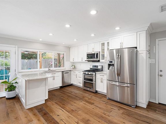 4th image of 6716 Hillbriar Dr