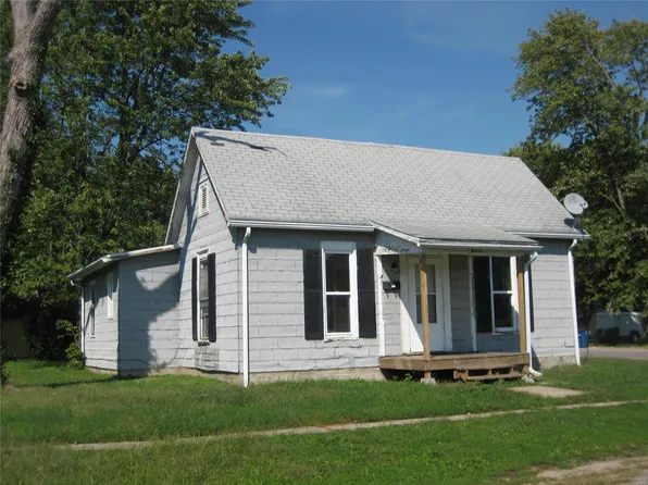 825 E Washington Ave, Greenville, IL 62246
