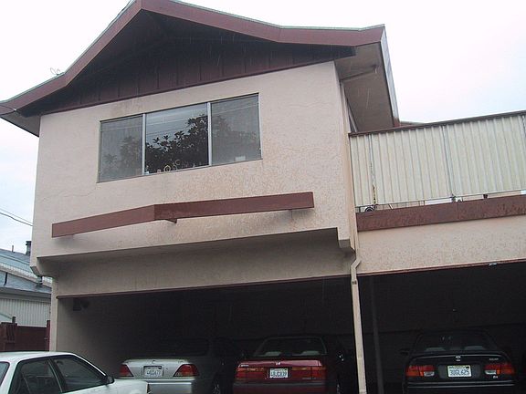 Well maintained 4 unit building