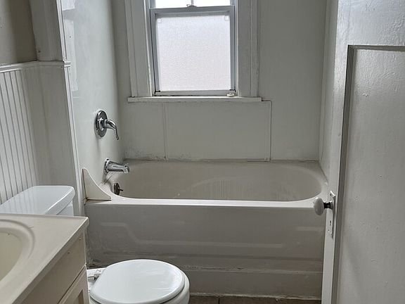 3rd image of 1980 W 89th St APT E8