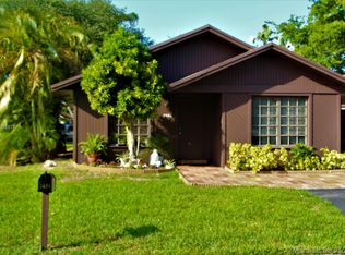 3684 E Valley Green Dr, Davie, FL 33328