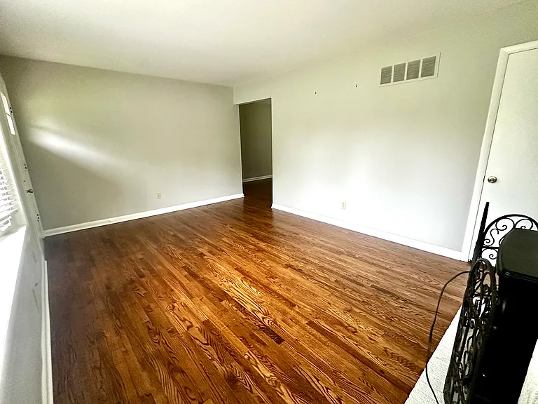 207 Ash Ln — Photo 5