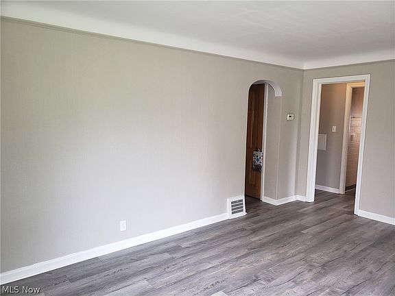 5th image of 21206 Kenyon Dr