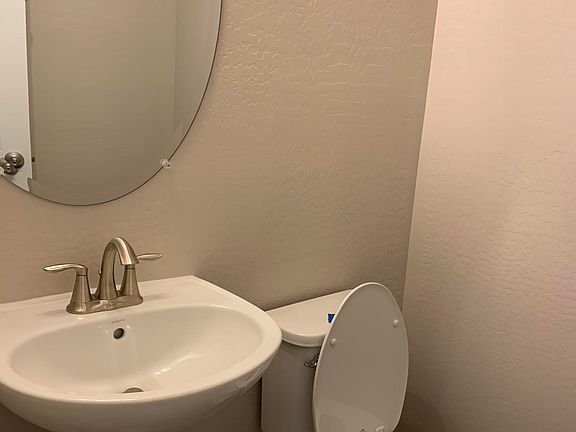 5th image of 596 W Westchester Ave #39