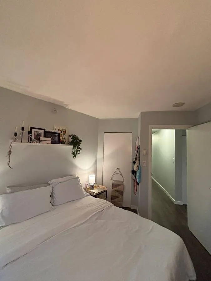 233 Robson St — Photo 2