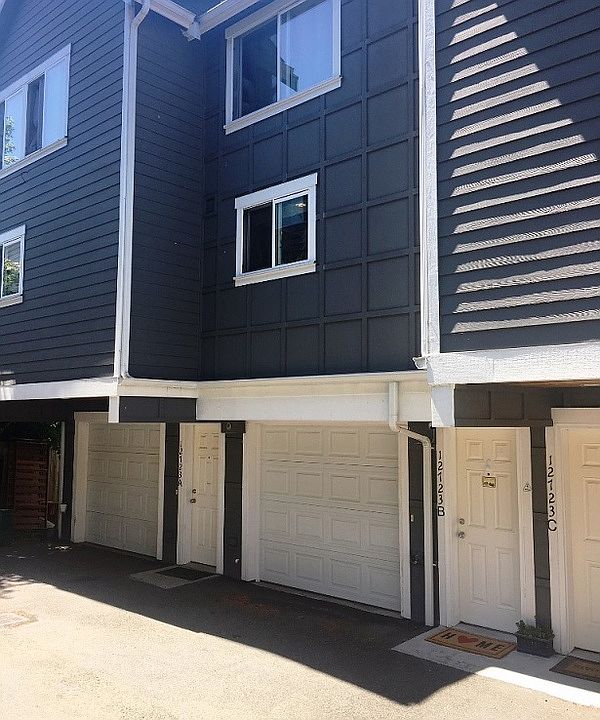 1st image of 12723B 35th Ave NE