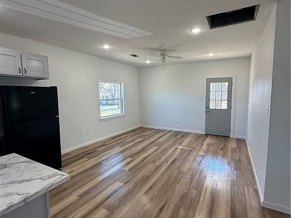 4th image of 620 E Lincoln St